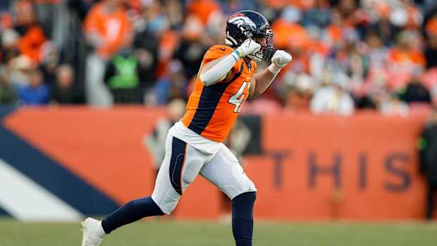 Denver Broncos linebacker Josey Jewell (47) in the third quarter against the Cleveland Browns at Empower Field at Mile High.